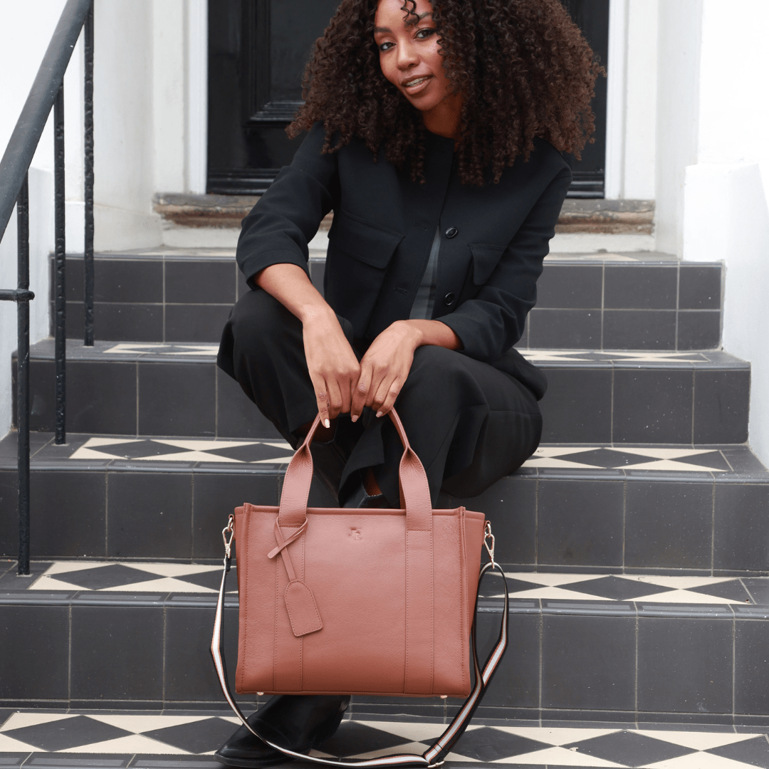 Medium Taylor Luxe leather Tote bag Tan