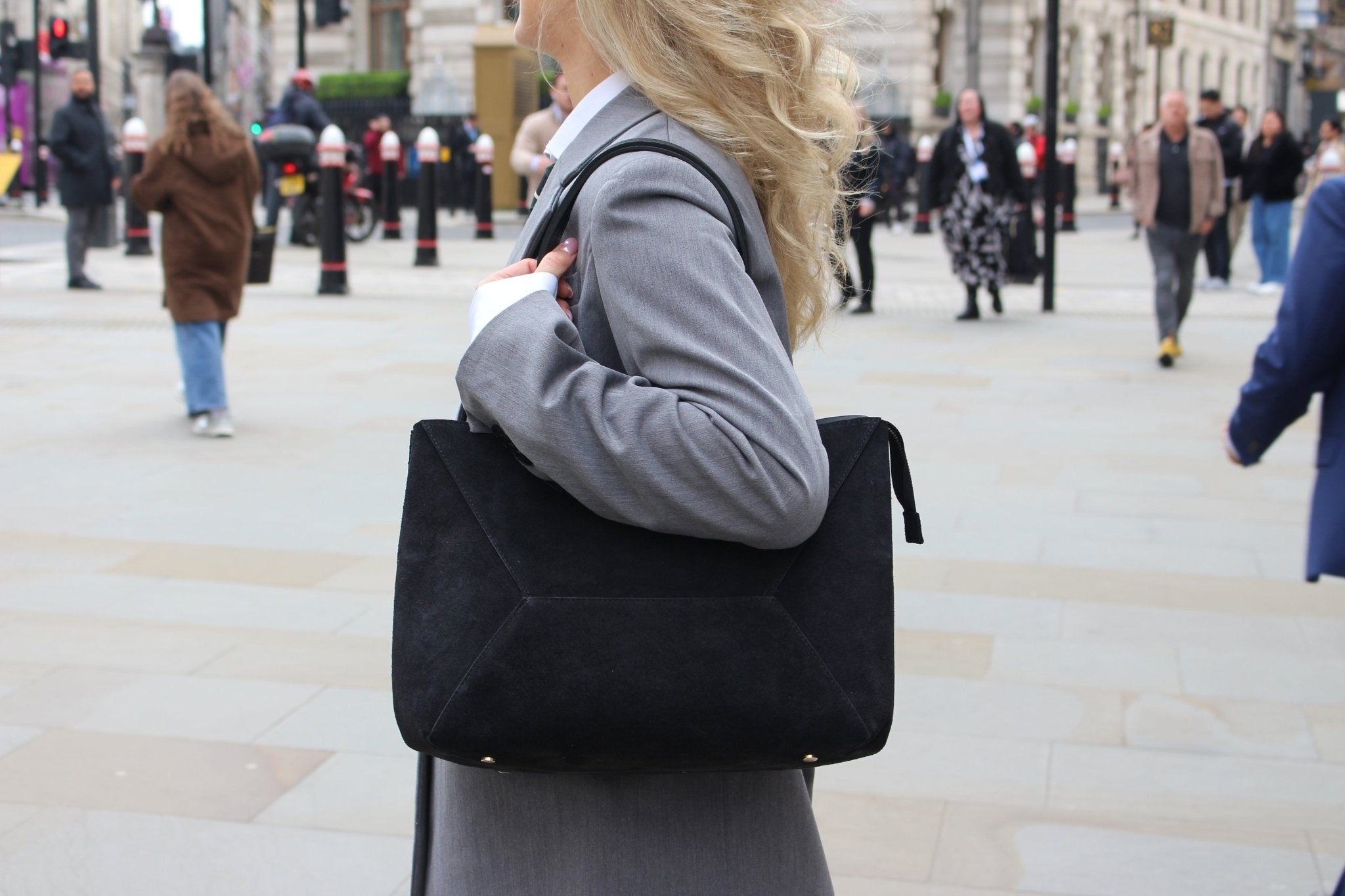 Antonio Large Luxe Leather and Suede Tote Bag - Black - JLR London